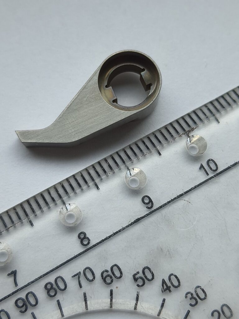 Małe części CNC